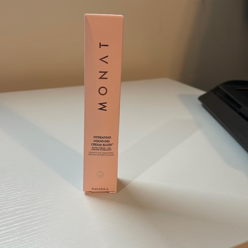 Monat blush